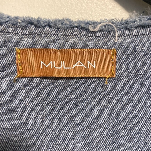 Mulan | Denim Sleeveless Vest with Frayed Edges est size small- large- Pockets - Picture 2 of 5